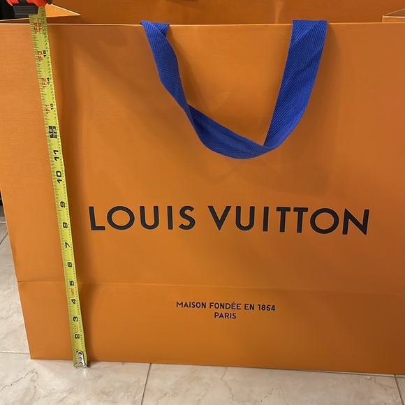 LARGE LOUIS VUITTON SHOPPING BAG! 19 inches by 16 inches! - Picture 6 of 6